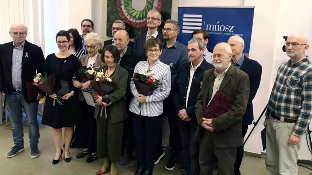 A díjazottak csoportképe (fotó: Weisz Béla / Facebook)