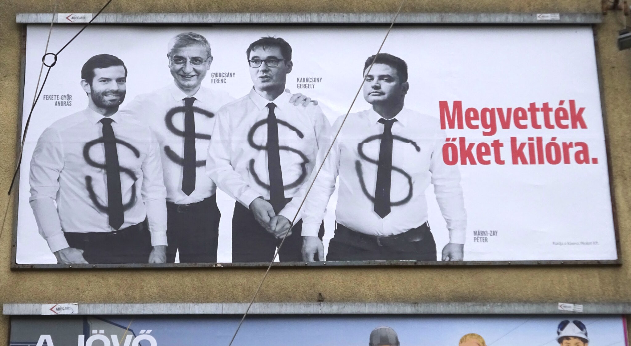 A CÖF Megvették őket kilóra plakátja,