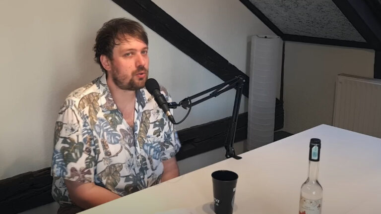 Sajó Dávid, a Telex munkatársa Adj egy ötöst! Szénégető Richárd podcast műsorában