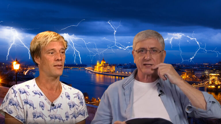 Szily László, a 444 munkatársa és Gyurcsány Ferenc, a DK elnöke, a háttérben budapesti villámokkal. A kép illusztráció