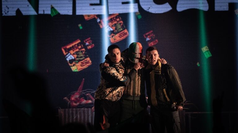 A Kneecap című film főhősei