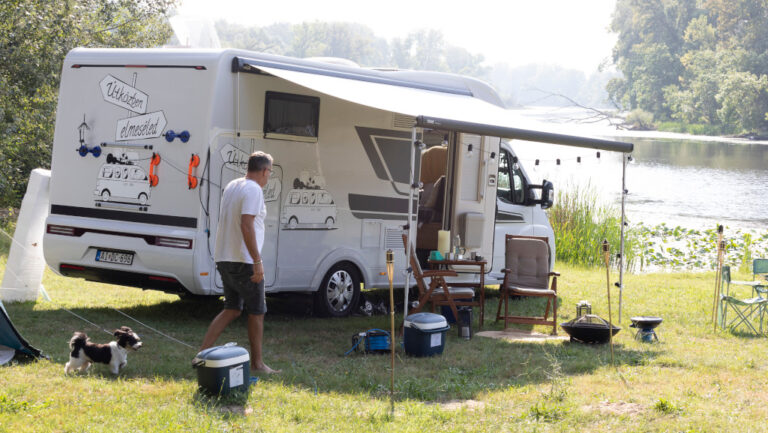 Az Útközben elmeséled – Csavargások Svábyval c. Viasat3-as műsor egyik jelenete (werk)