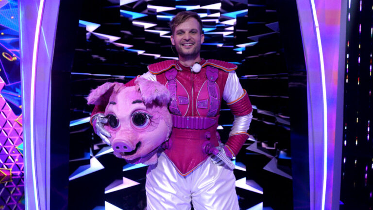 Puskás Peti, az Álarcos énekes Röfijeként korábban