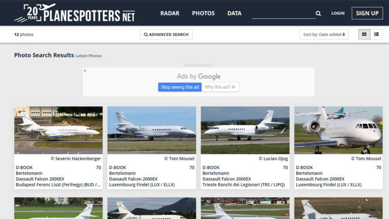 A Bertelsmann D-Book azonosítójú repülőgépe. Volt, amikor már le is tudták fotózni Budapesten