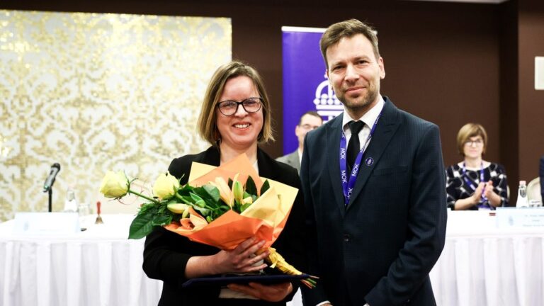 Benke Ágnes Álmos Péterrel, a MOK elnökével