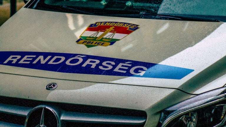 rendőrség, rendőrautó