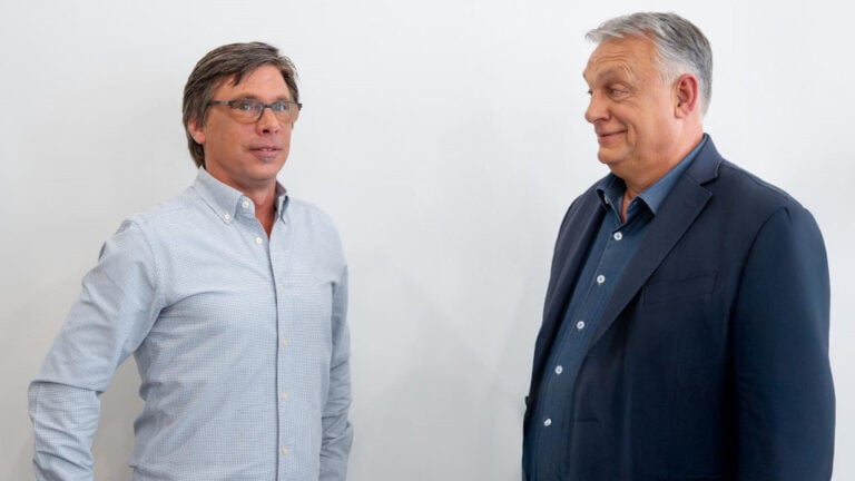 Hont András Orbán Viktor miniszterelnök társaságában: Hont az ÖT YouTube-csatornájára készített interjút Orbánnal