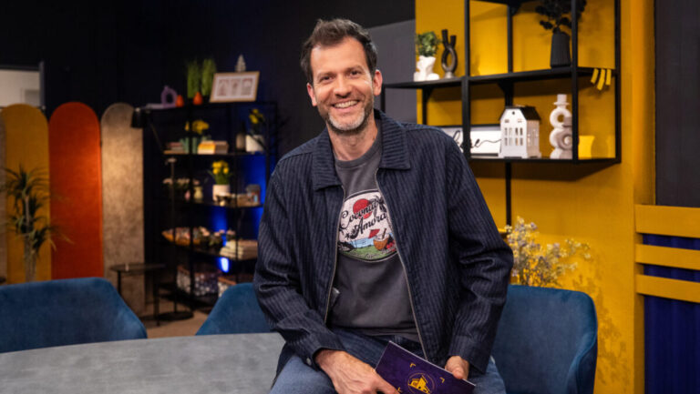 Fürdős Zé, az RTL Ingatlanvadászok c. ingatlanos reality műsorvezetőjeként