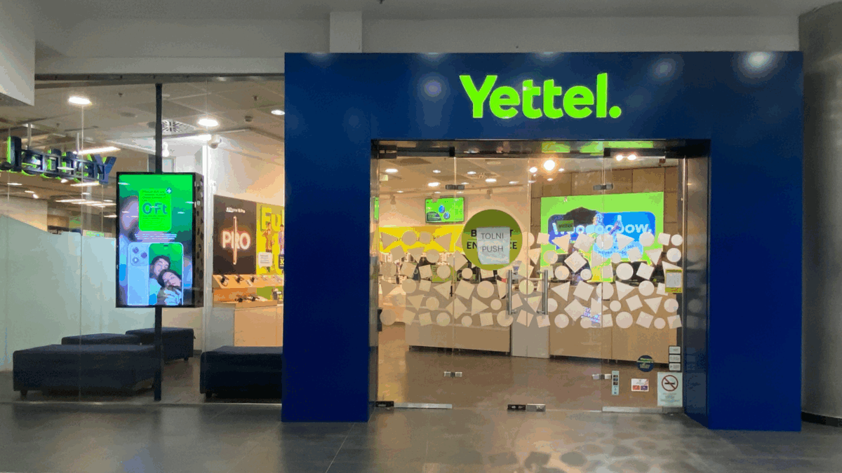 Egy budapesti Yettel üzlet bejárata
