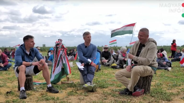 Magyar Péter, a Tisza PÁrt elnöke a gyalogtúrán