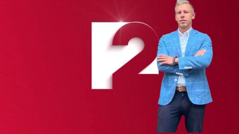 Magyar Péter és a TV2 logója