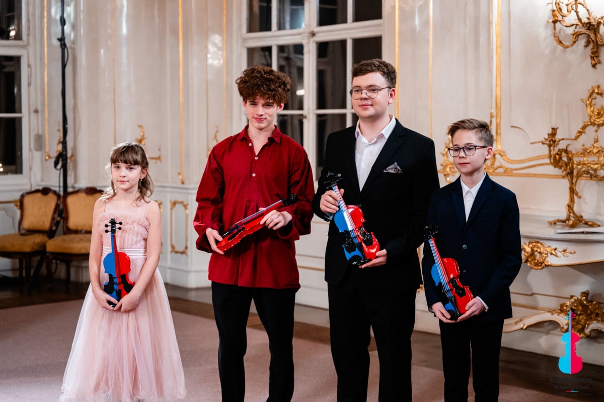 Noa Hendrikx, Kelemen Gáspár, Paládi Máté és Csákvári Bence a Virtuózokban