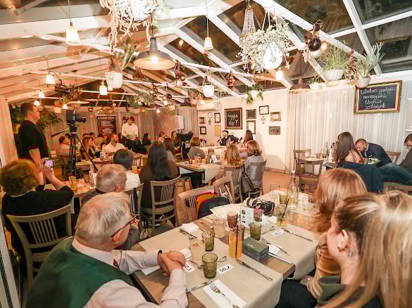 A Legyen az! vacsoratalkshow László Lillával és vendégeivel