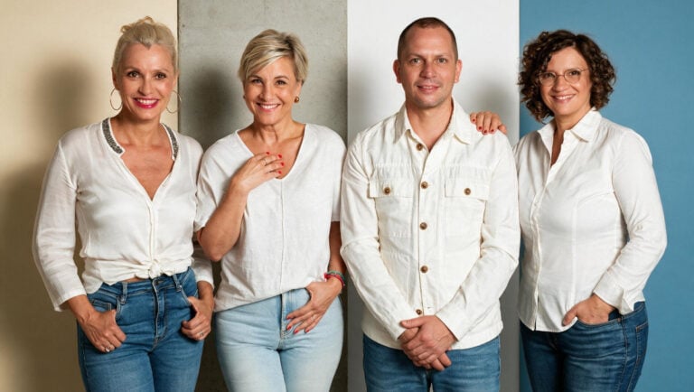 Dombóvári Vanda, Ábel Anita, Wágner Tamás és Balázsy Panna a Palikék Világa után Csak szabadon címmel indít YouTube-műsort