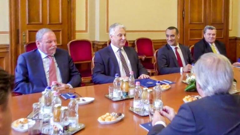 Semjén Zsolt, a kép bal szélén Halmágyi-Takács István